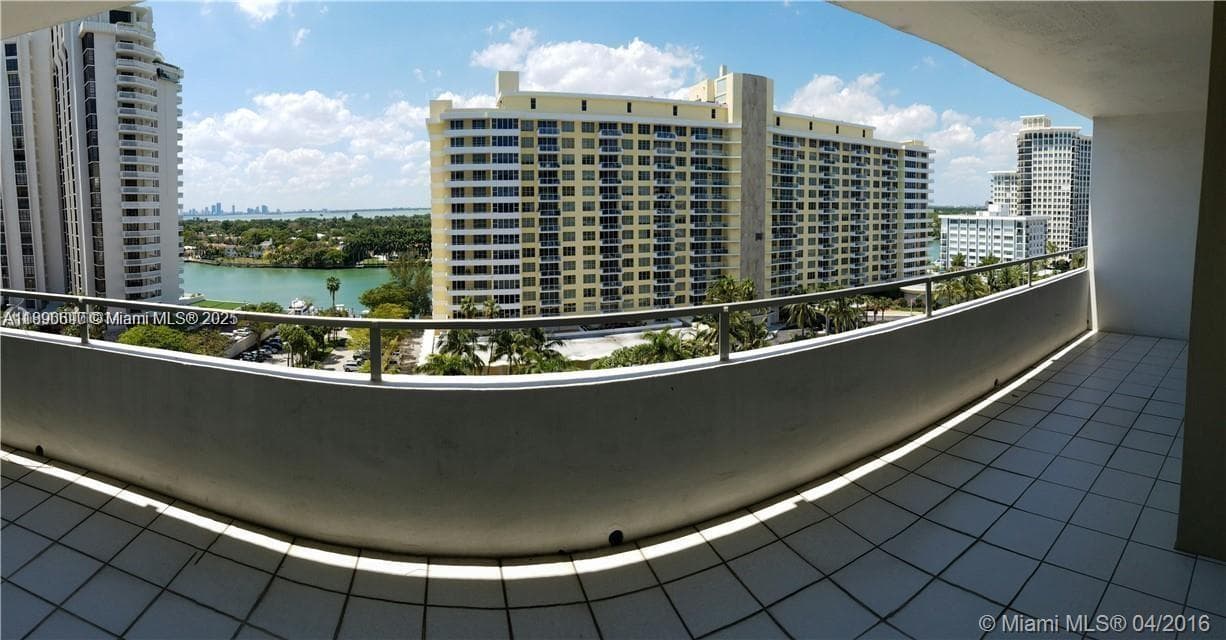 5555 Collins Ave 11U photo 23