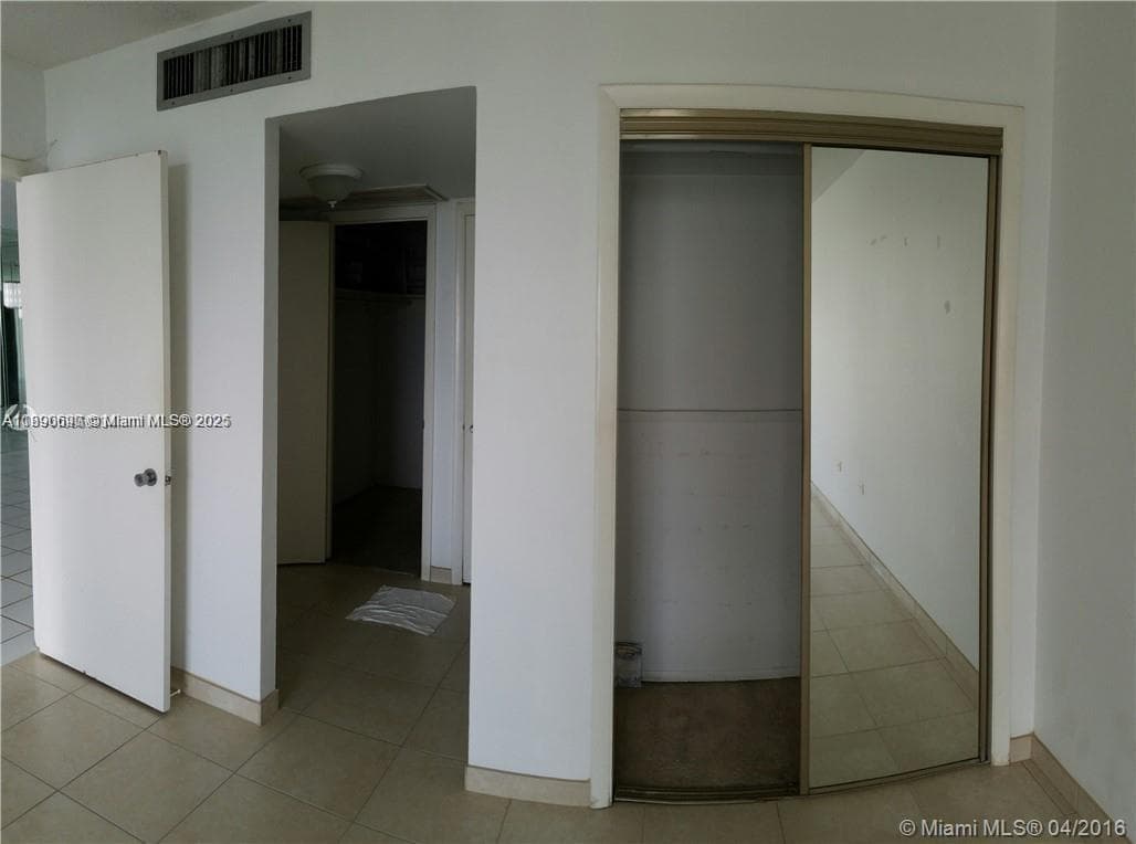 5555 Collins Ave 11U photo 12