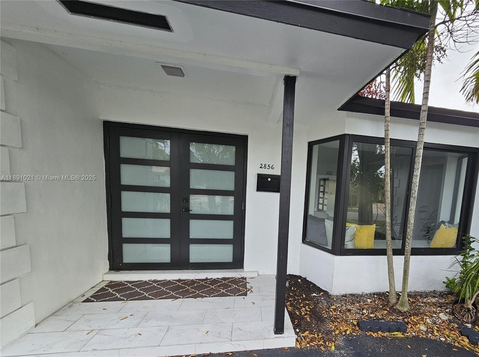 2856 10th Ave photo 16
