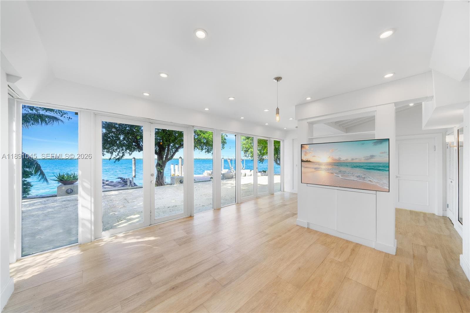 444 Rivo Alto Dr photo 23