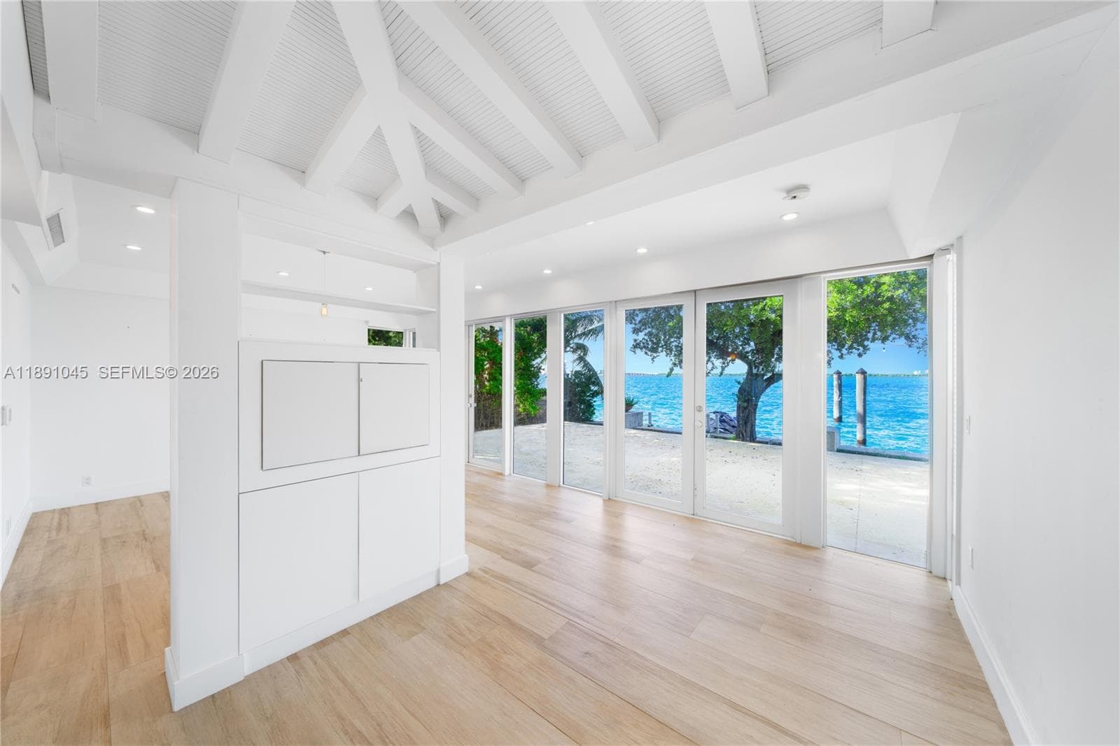 444 Rivo Alto Dr photo 24