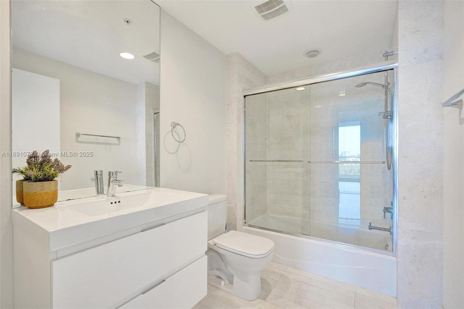 17301 Biscayne Blvd 708 photo 20