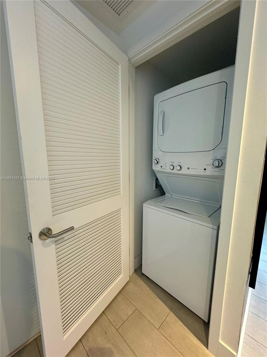 4010 Ocean Dr T3503 photo 17