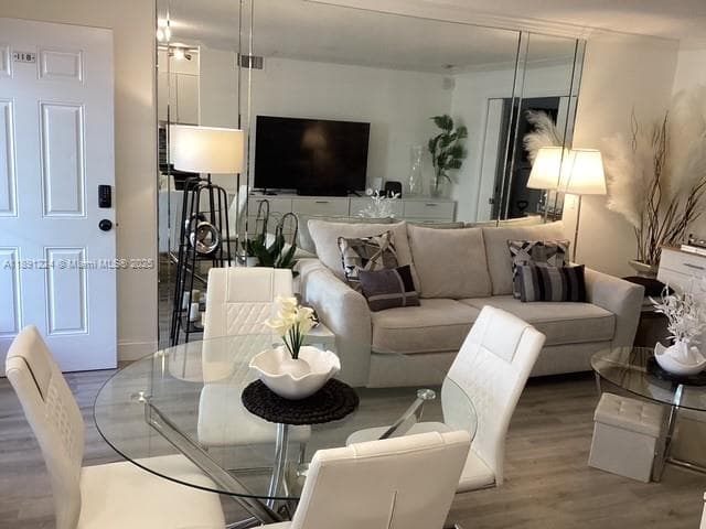 3133 Ocean Dr 118 photo 8