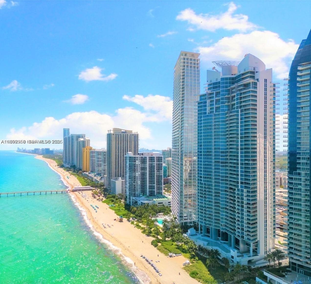 17001 Collins Ave 3705 photo 2