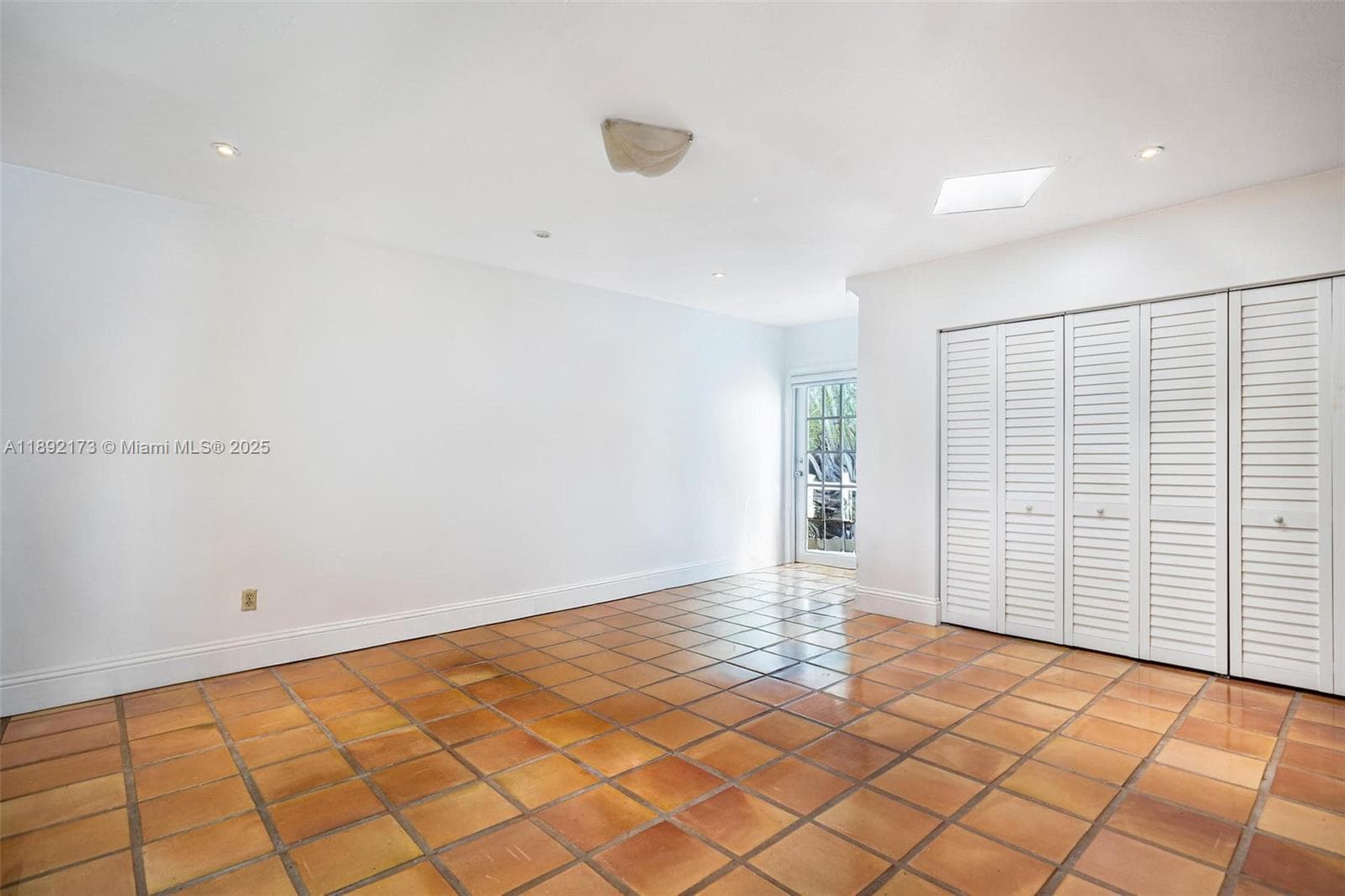 2120 Bayshore Dr photo 16