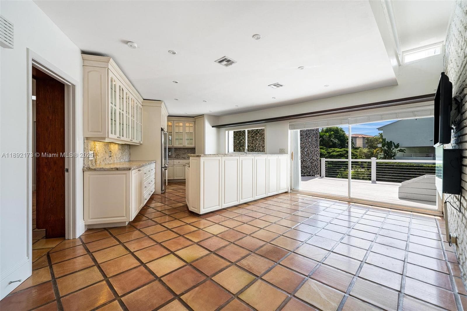 2120 Bayshore Dr photo 12