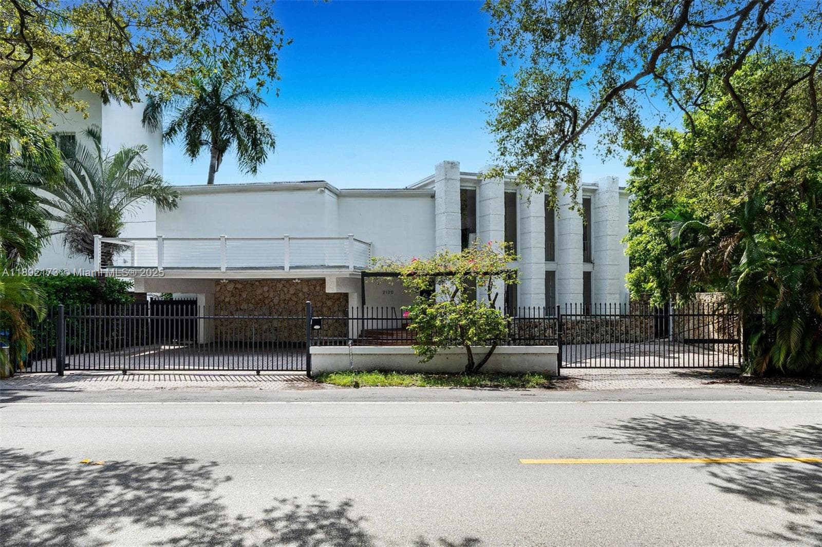 2120 Bayshore Dr photo 24