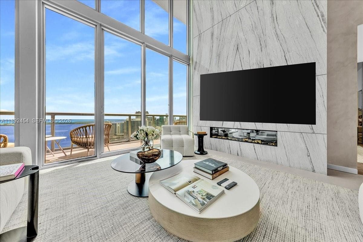 888 Biscayne Blvd PH 5704 photo 23