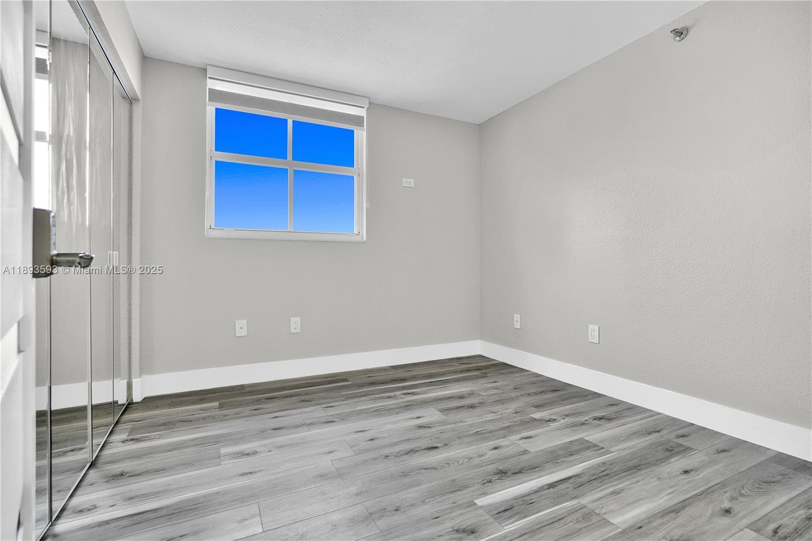 5880 Collins Ave 403 photo 17