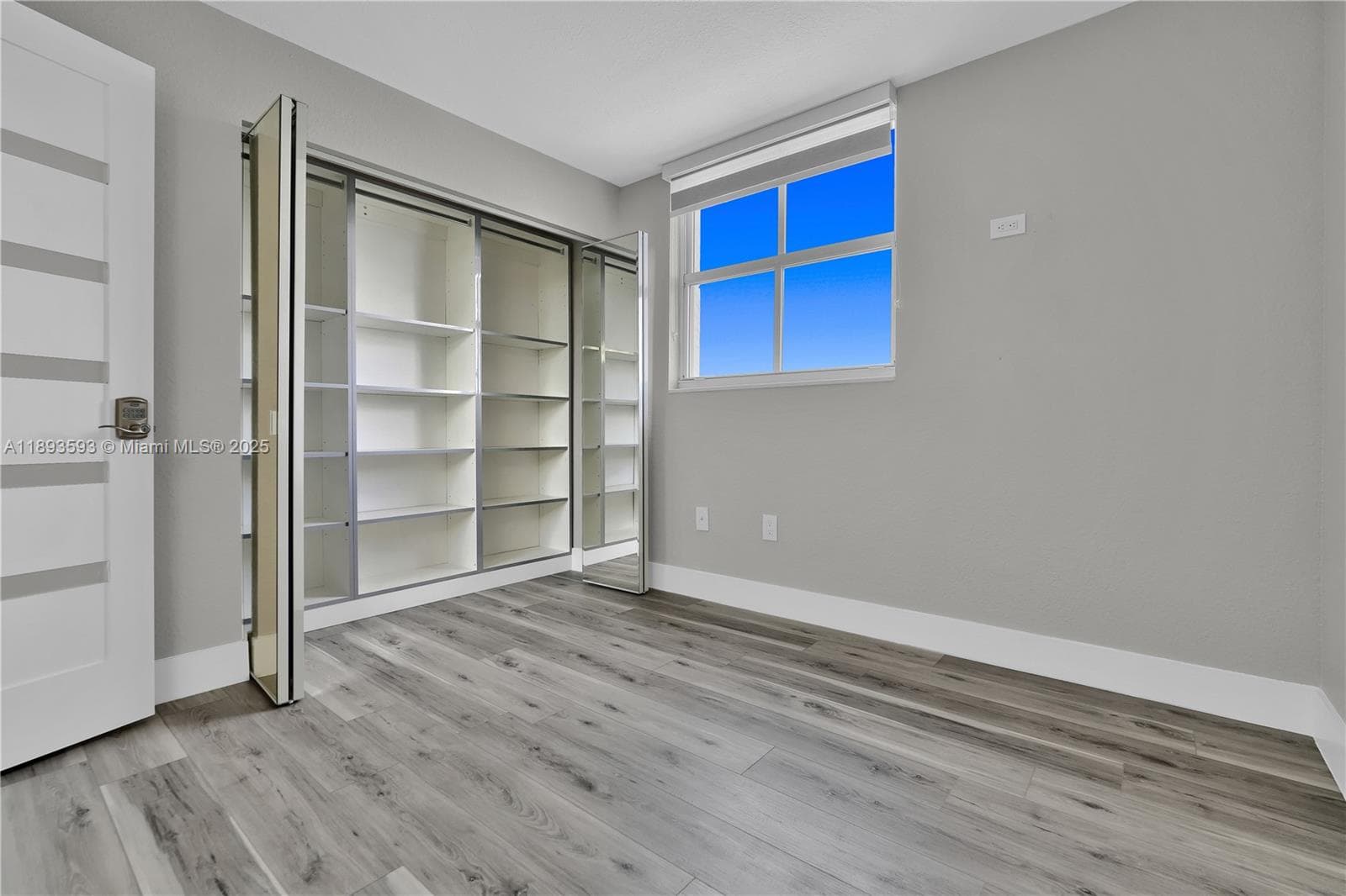 5880 Collins Ave 403 photo 18