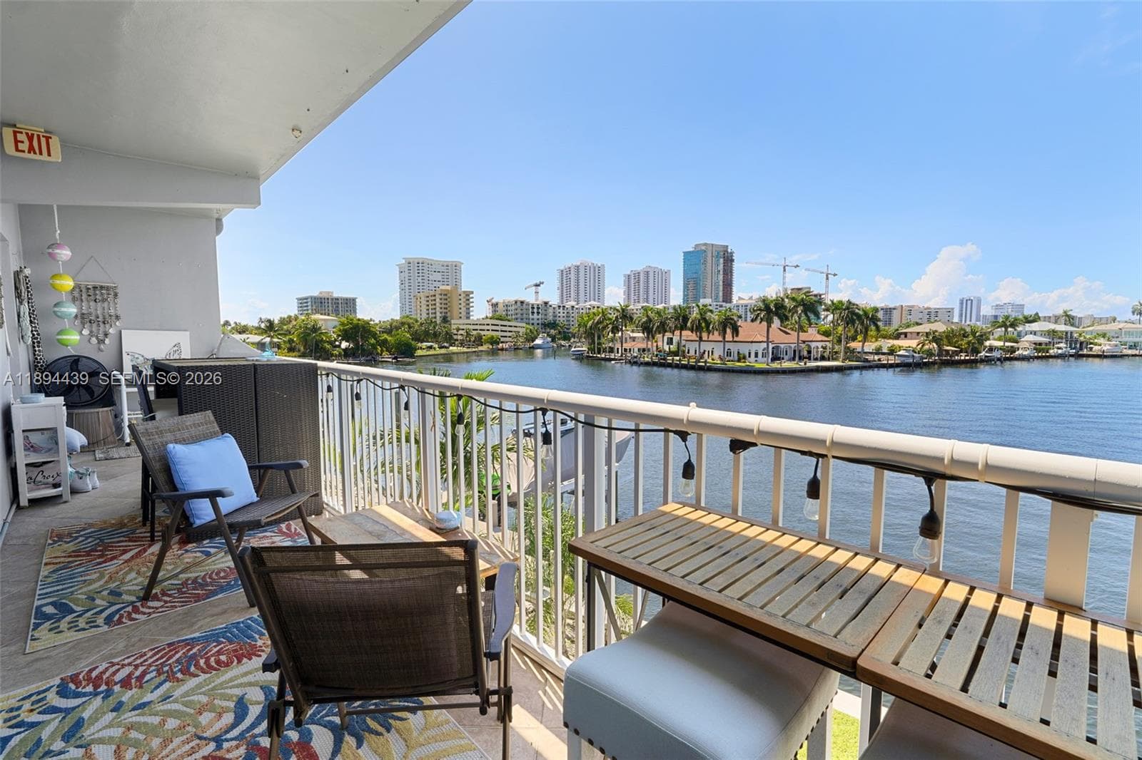 1201 Riverside Dr 301 photo 17