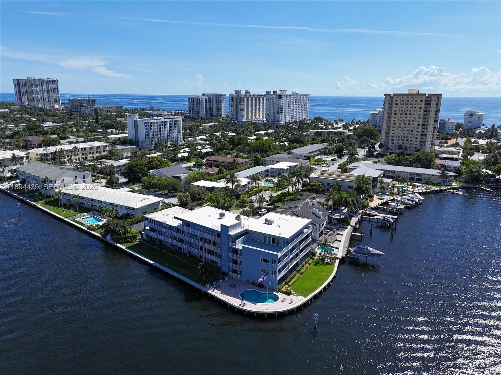 1201 Riverside Dr 301 photo 24
