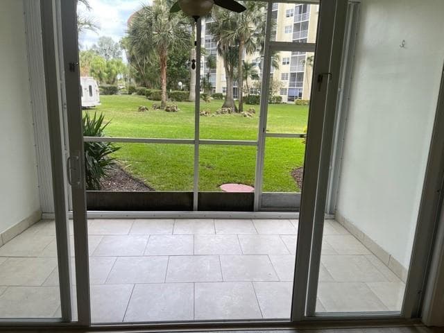 2731 NE 14th Street Causeway 103 photo 17