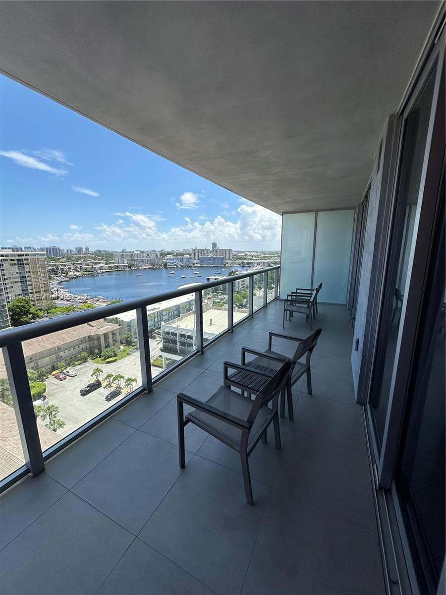 2602 Hallandale Beach Blvd R1507 photo 23