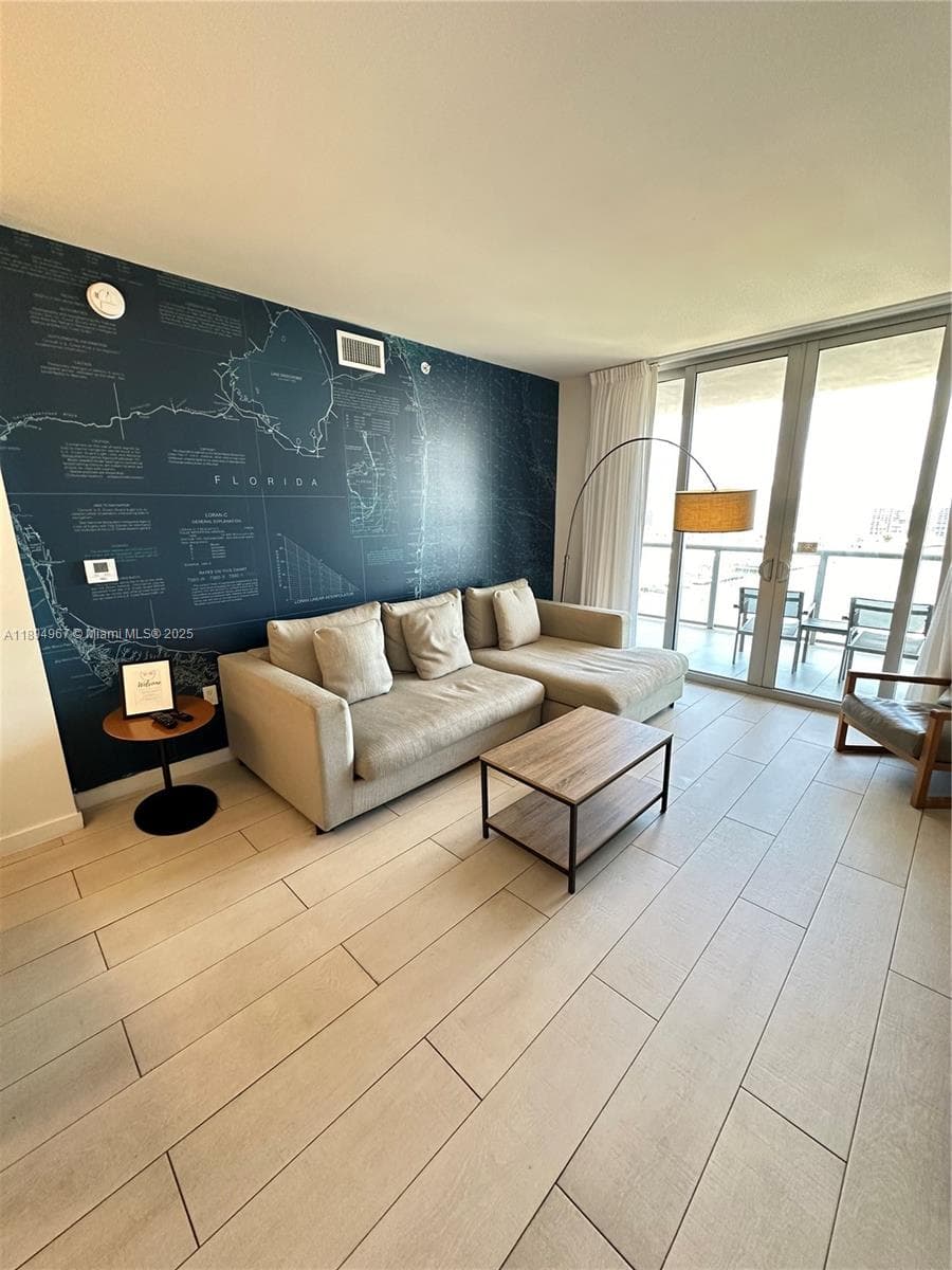 2602 Hallandale Beach Blvd R1507 photo 18