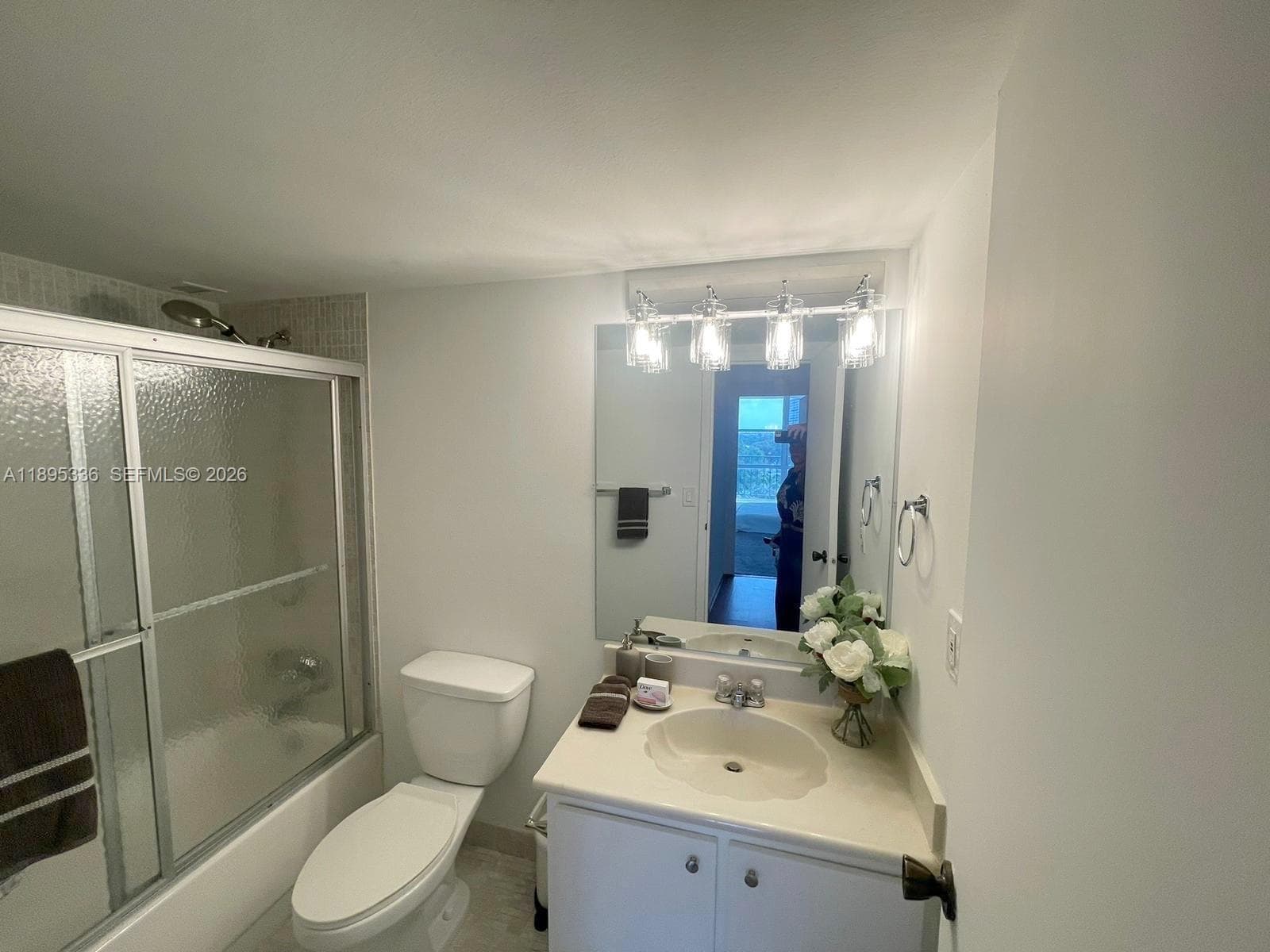 800 Parkview Dr 605 photo 12