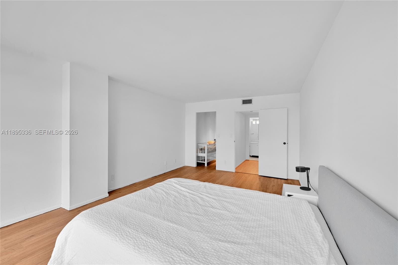 800 Parkview Dr 605 photo 21