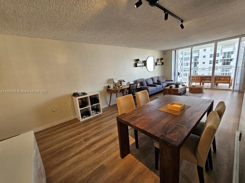 18061 Biscayne Blvd 1602 photo 6