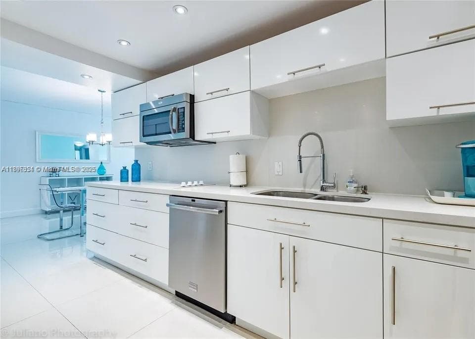 3901 S Ocean Dr 2H photo 5