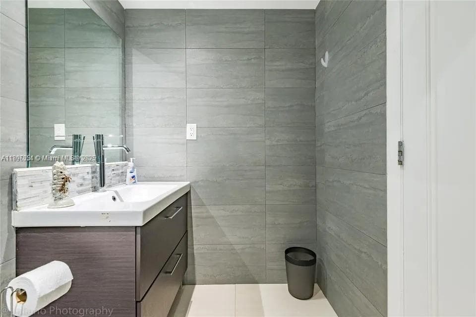 3901 S Ocean Dr 2H photo 14