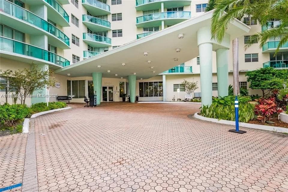 3901 S Ocean Dr 2H photo 11