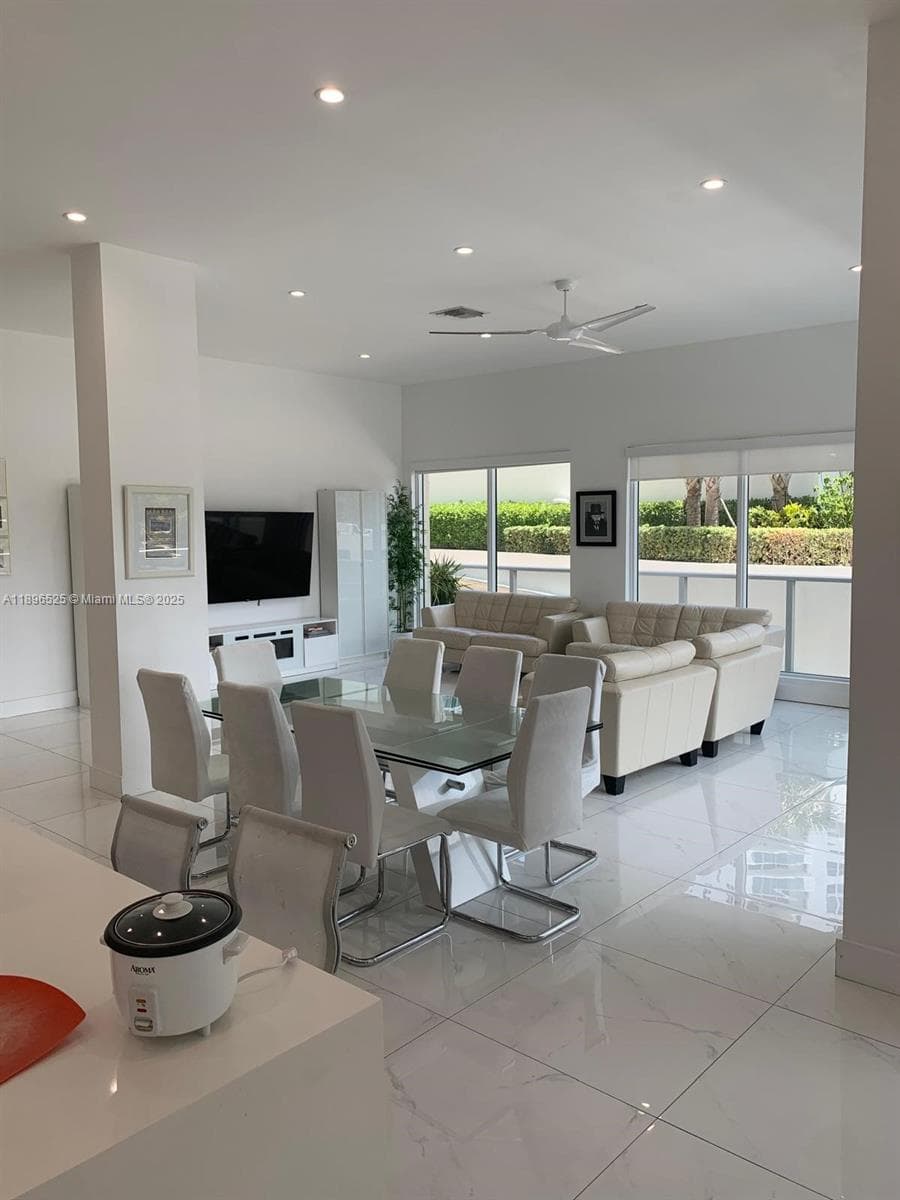 2751 Ocean Dr 208N photo 10