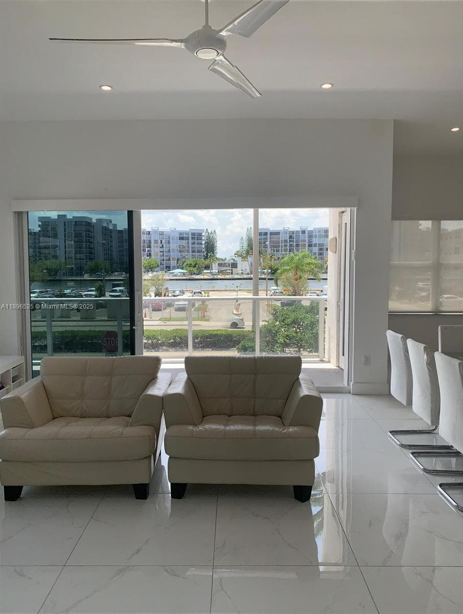 2751 Ocean Dr 208N photo 21