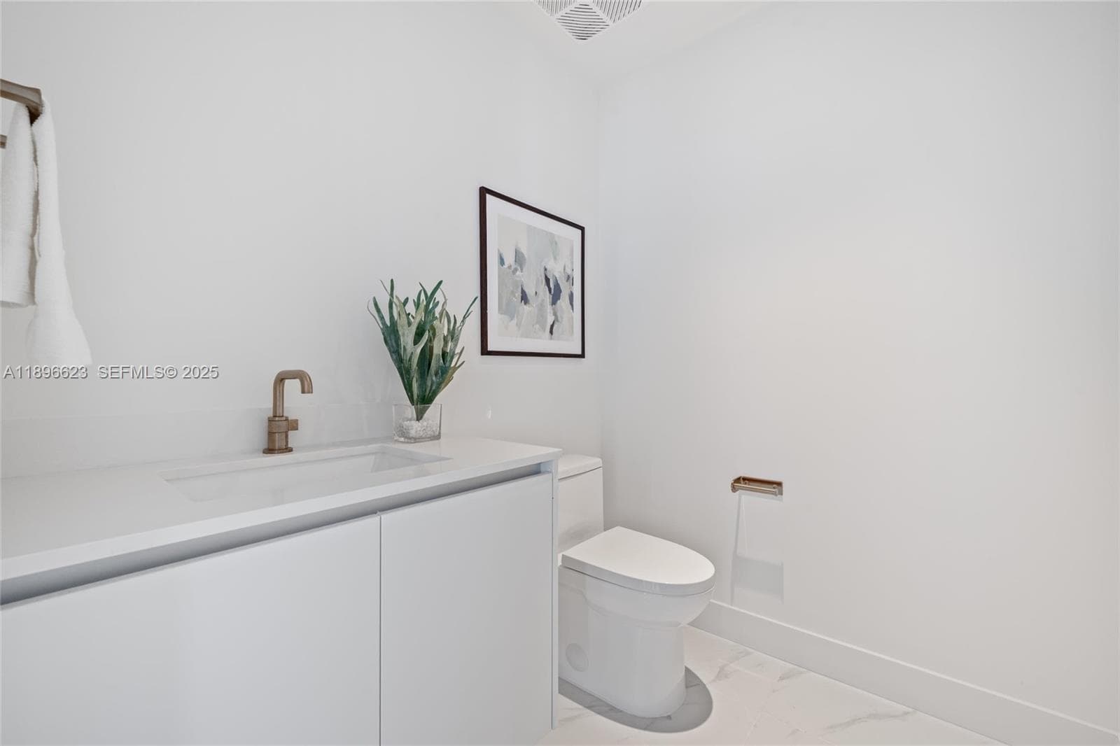 700 24th St 4401 photo 19