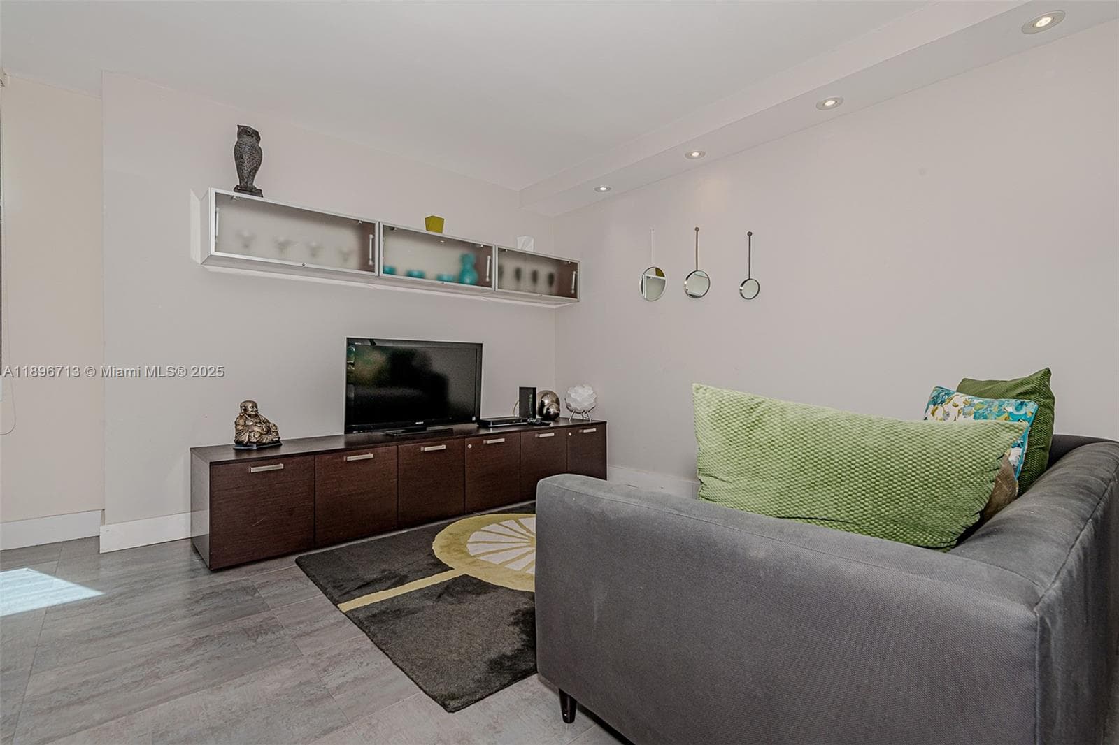 2301 Collins Ave 723 photo 6