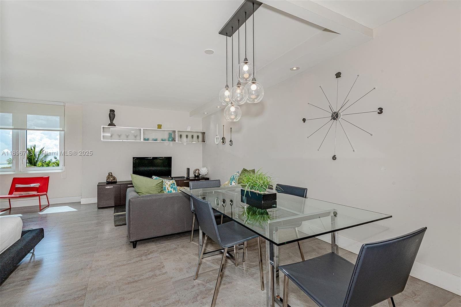 2301 Collins Ave 723 photo 3