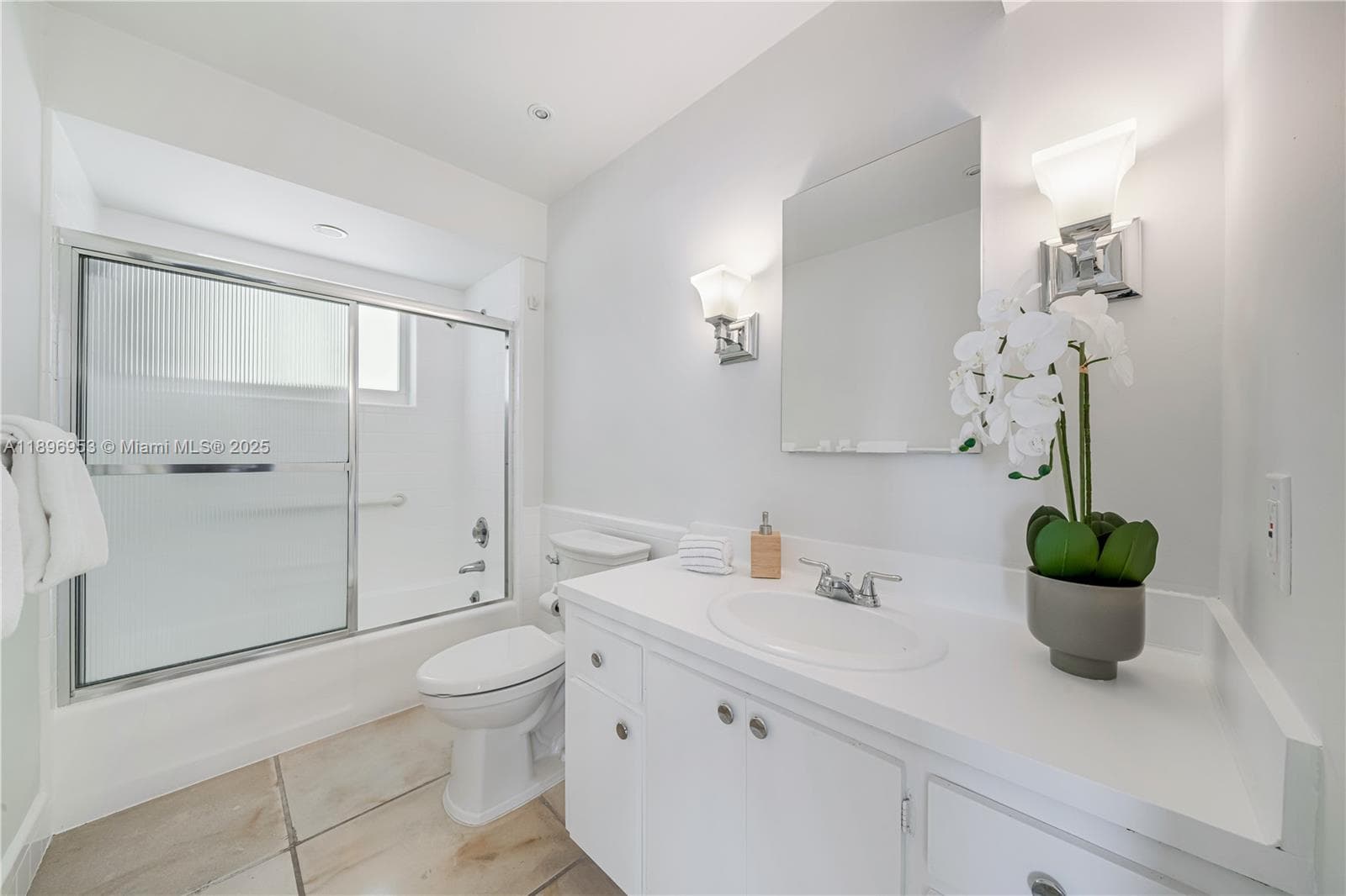 640 Mashta Dr photo 13