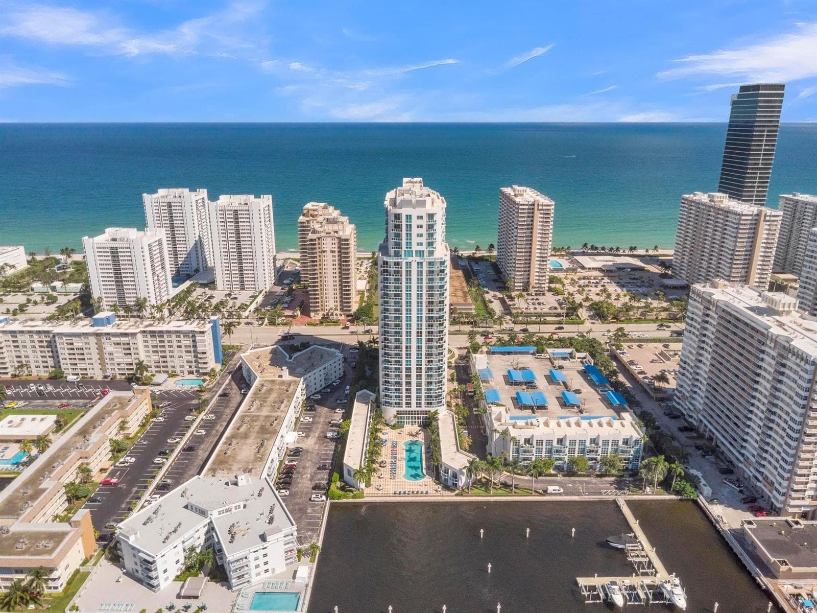 1945 S Ocean Drive 502 photo 2