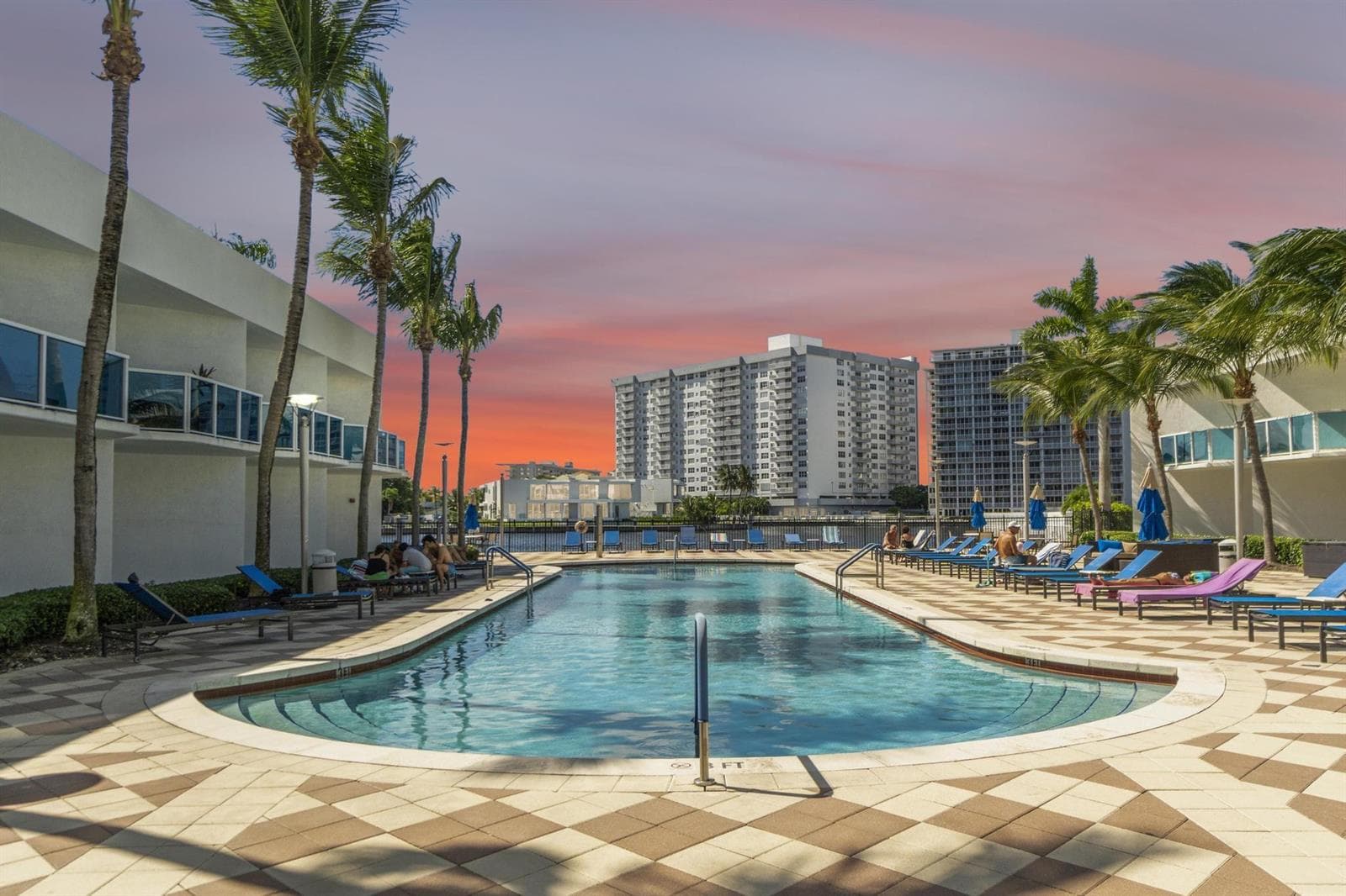 1945 S Ocean Drive 502 photo 4