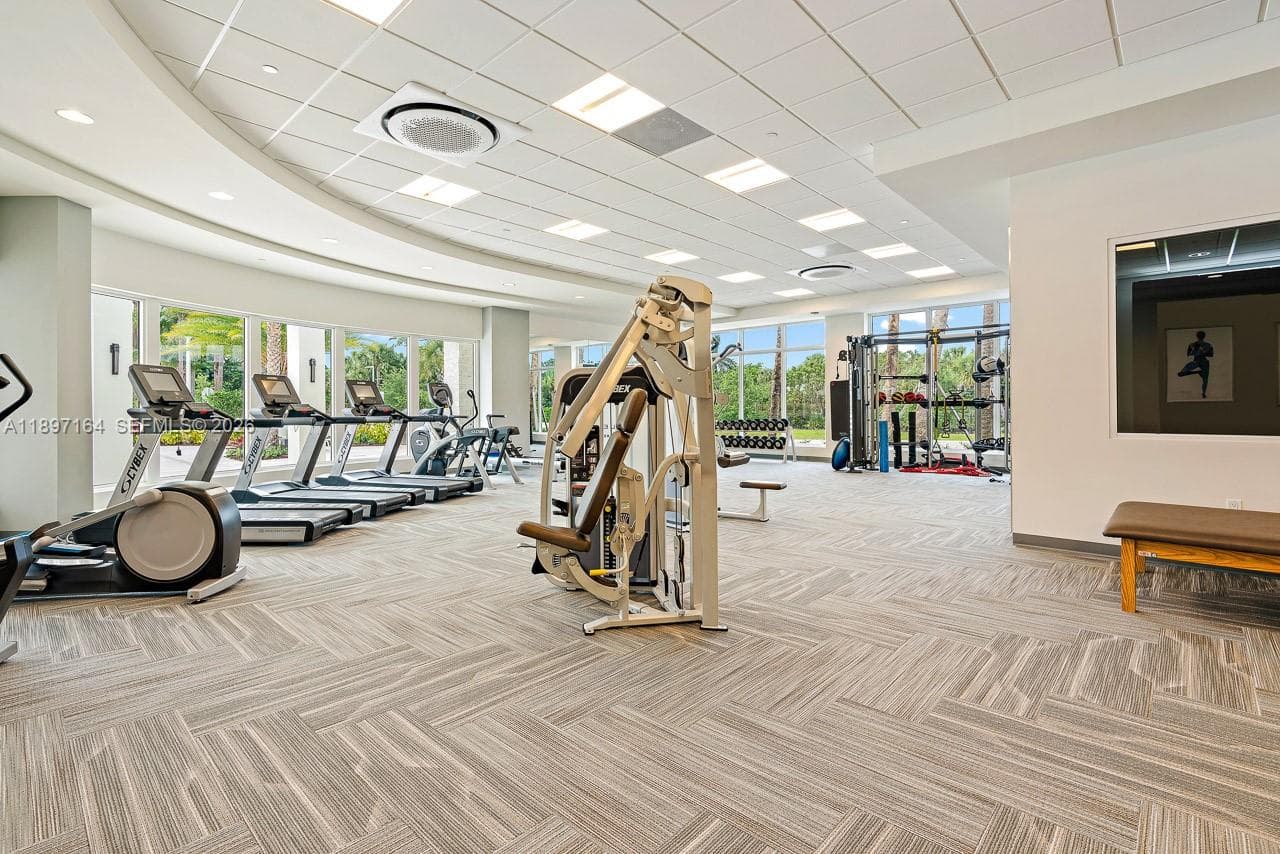 2720 Donald Ross Rd 406 photo 21