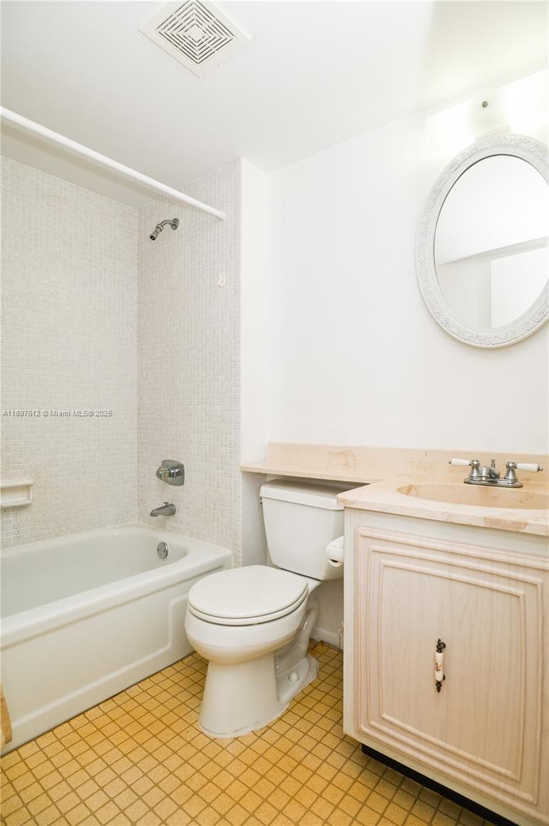 110 Royal Park Dr 2H photo 22