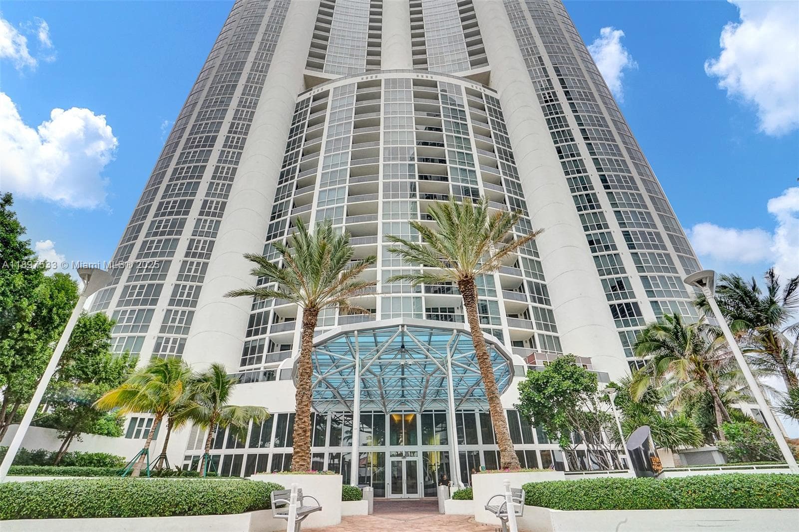 18201 Collins Ave 708 photo 7