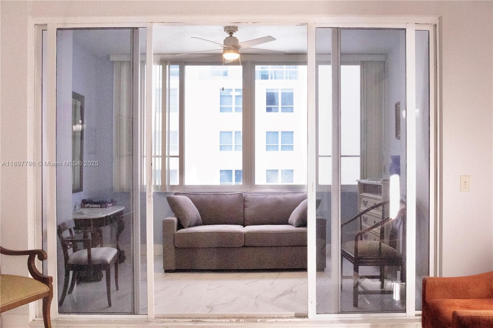 5005 Collins Ave 1523 photo 3