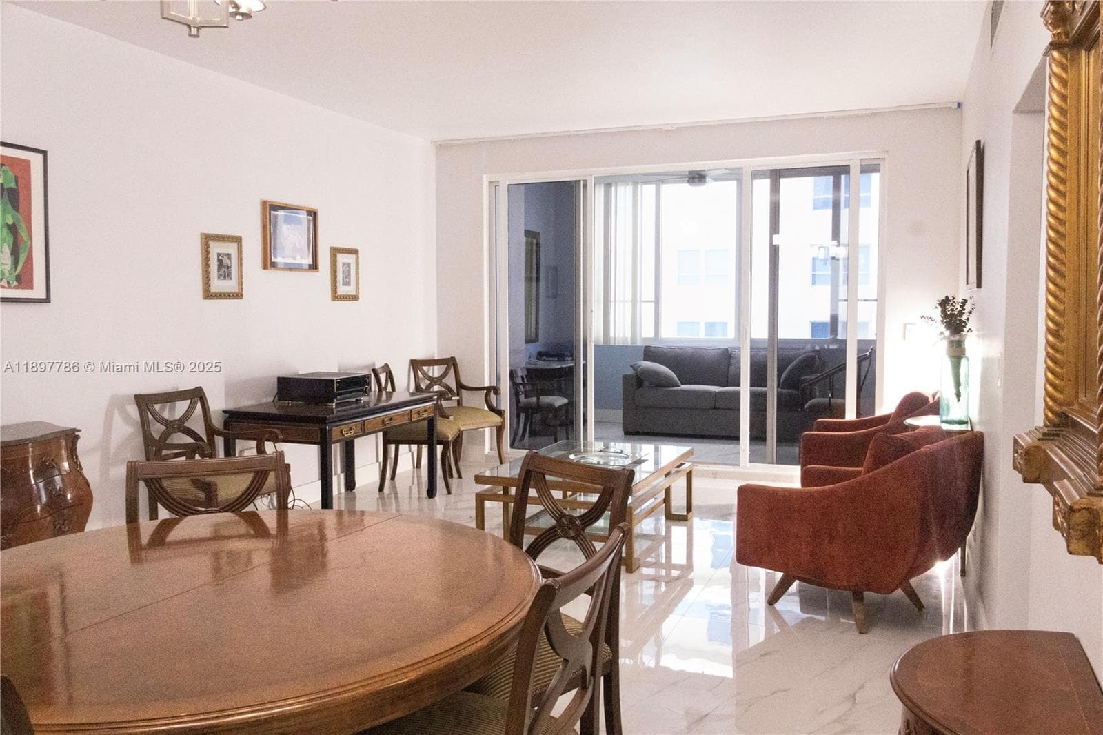 5005 Collins Ave 1523 photo 1