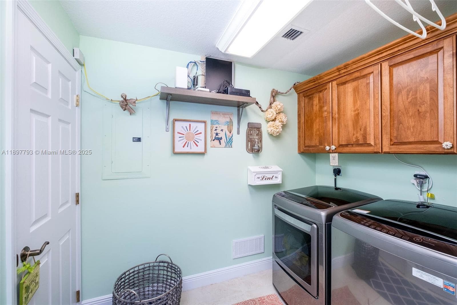 140 Fairwich Ct photo 22