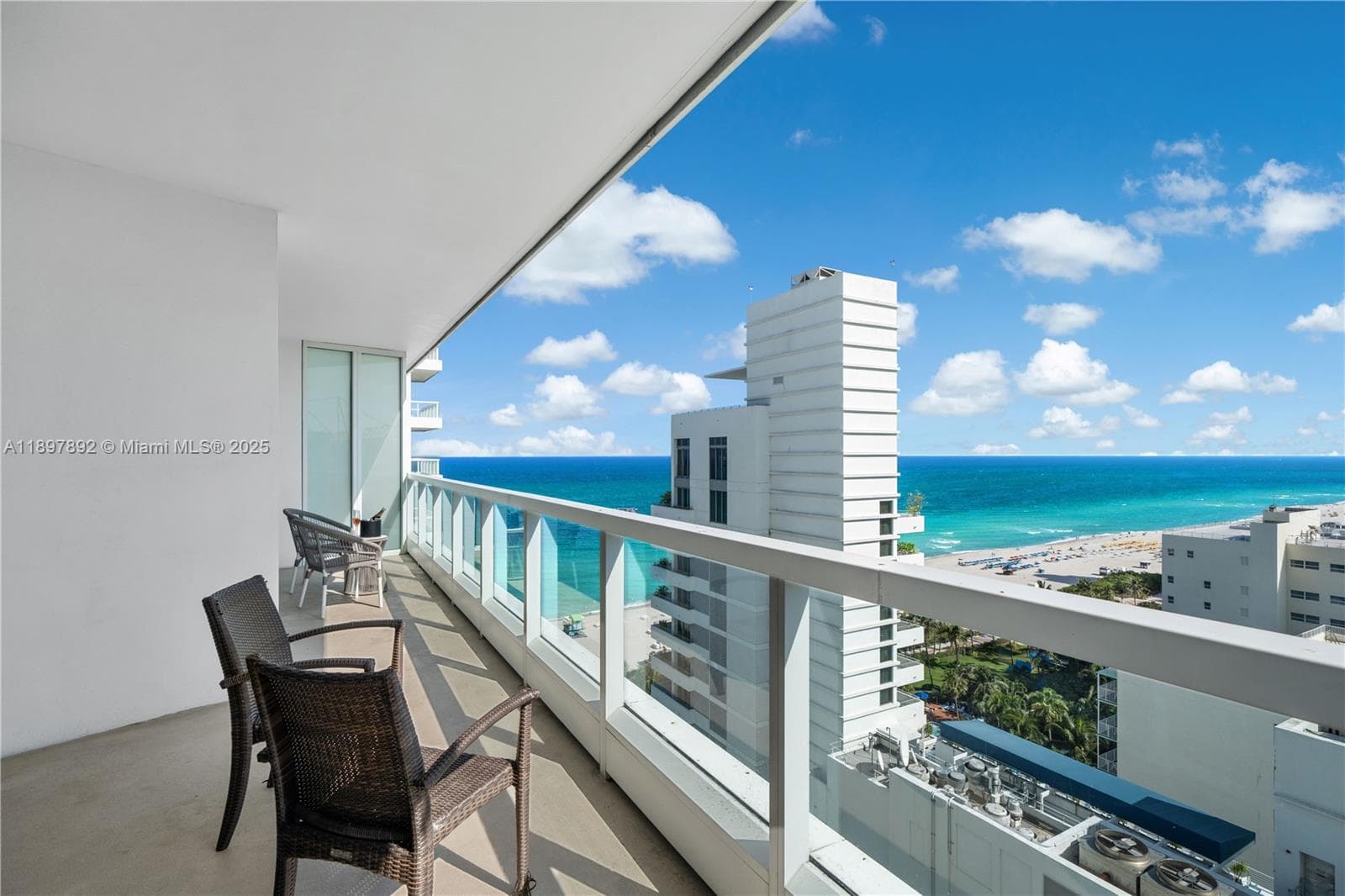 4391 Collins Ave 1619 photo 1