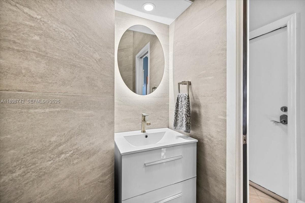 2726 Treasure Cove Cir photo 12