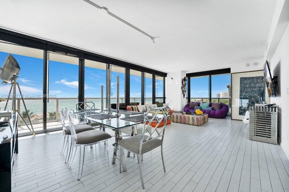 2201 Collins Ave 628 photo 3