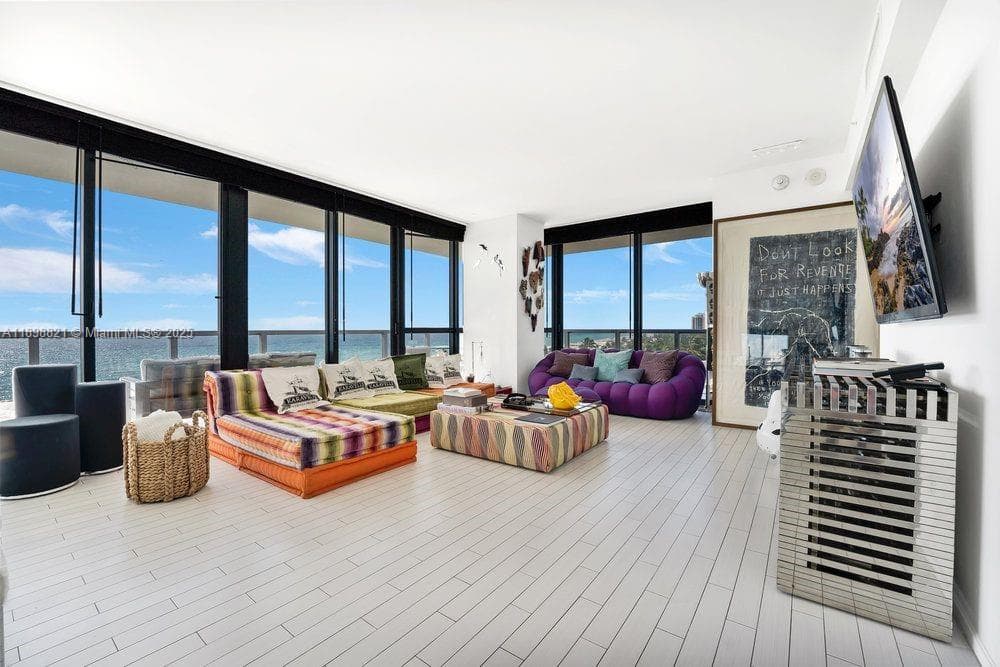 2201 Collins Ave 628 photo 4