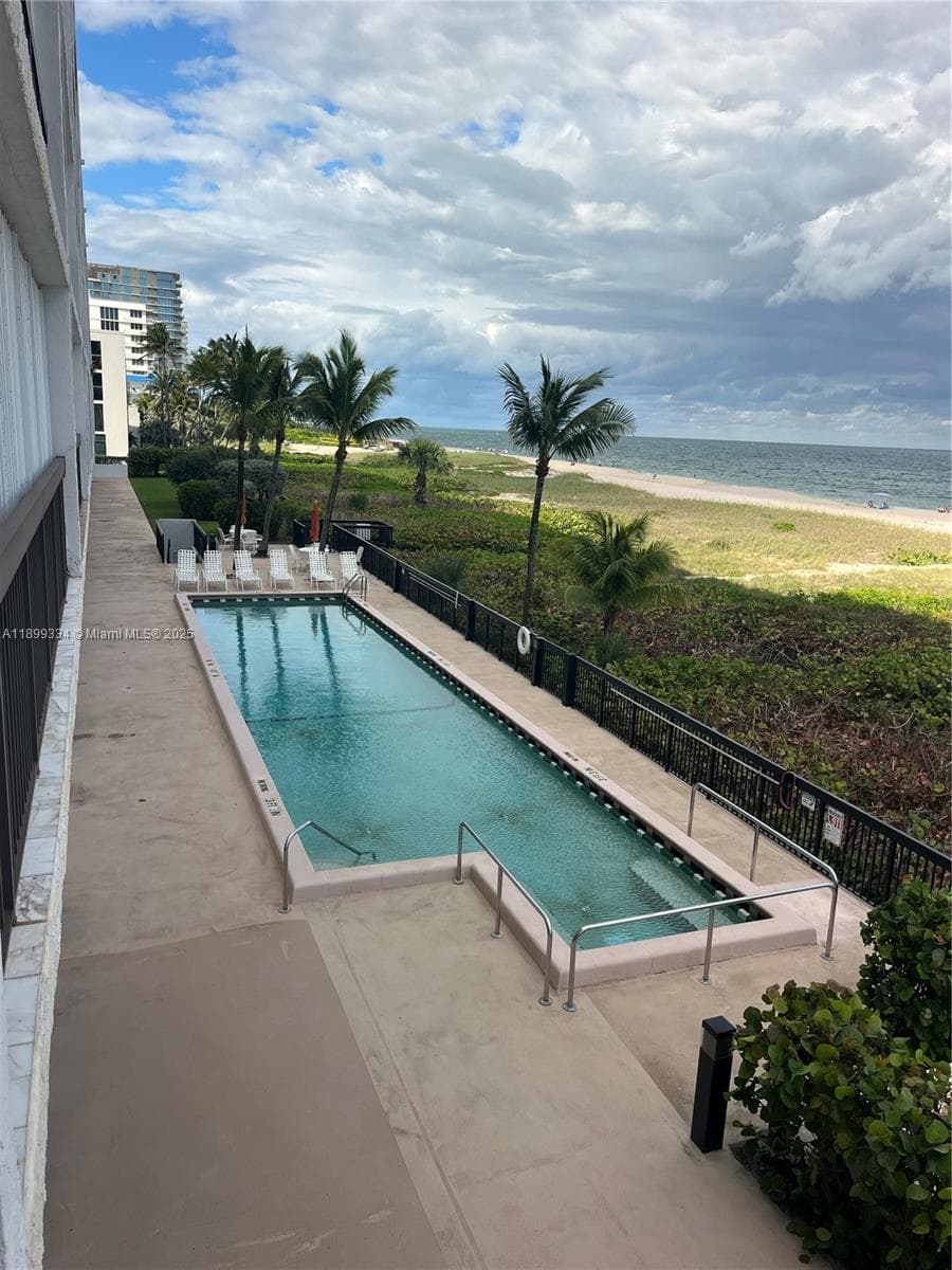 510 Ocean Blvd 211 photo 7