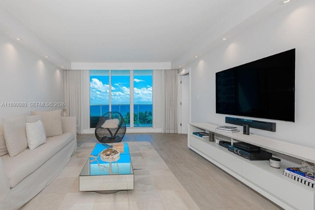2301 Collins Ave 738 photo 6