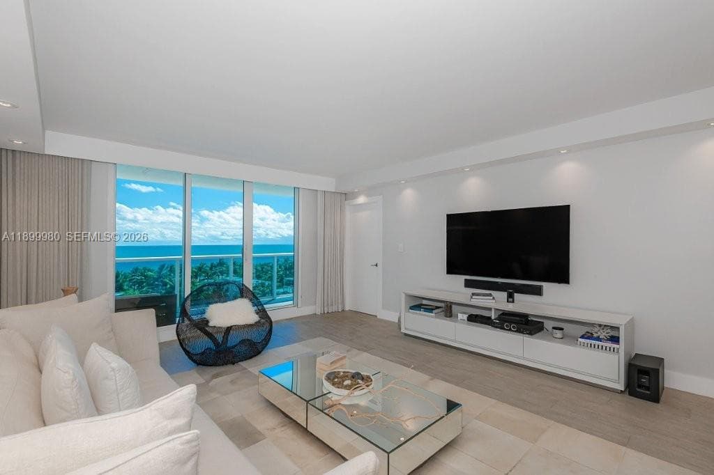 2301 Collins Ave 738 photo 17