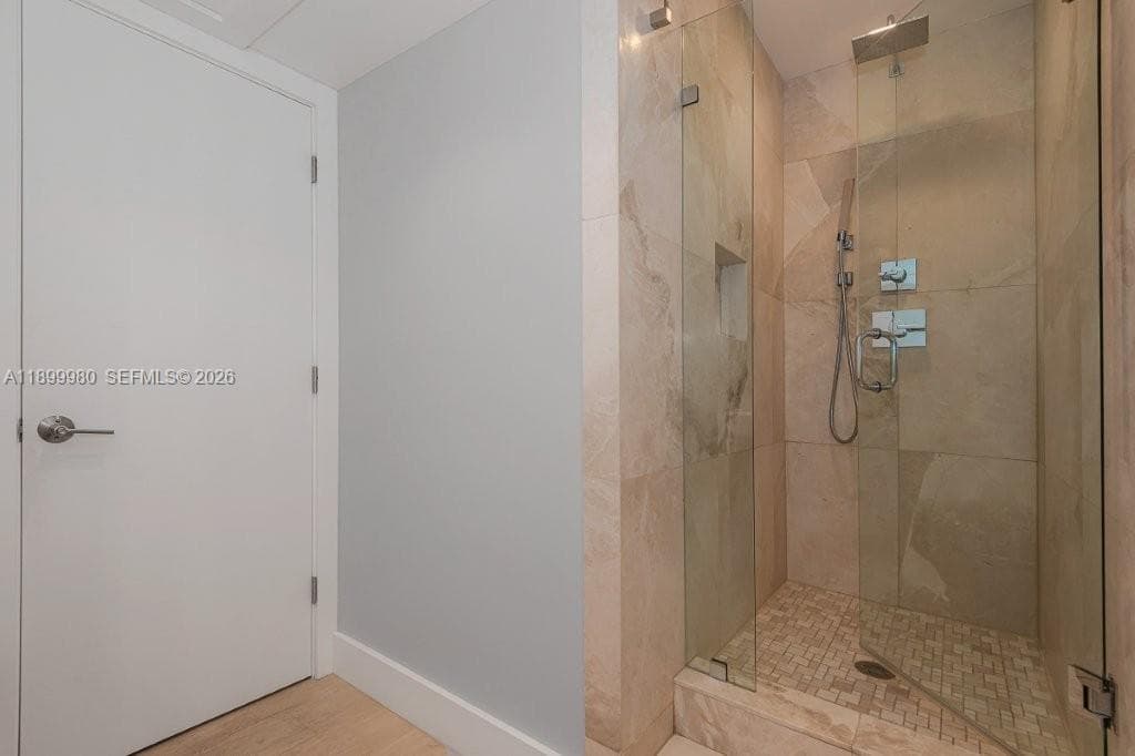 2301 Collins Ave 738 photo 3