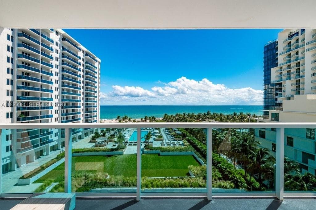 2301 Collins Ave 738 photo 1