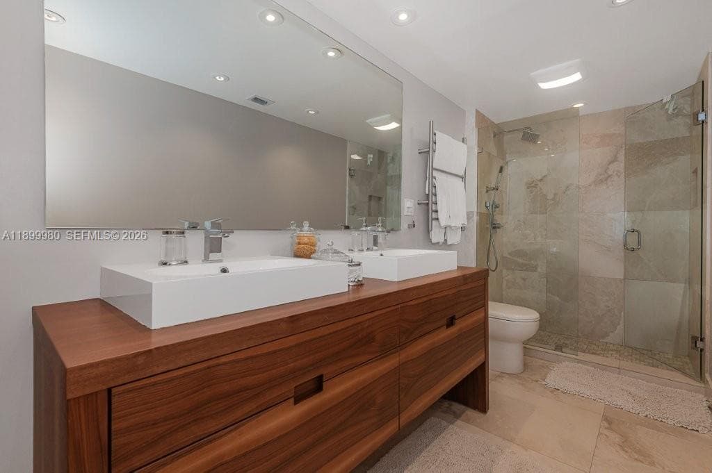 2301 Collins Ave 738 photo 11